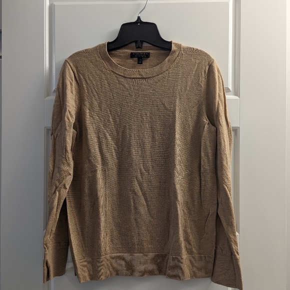 **PULLED**🎉3/$50🎉 Banana Republic Merino Wool Sweater - Picture 2 of 5